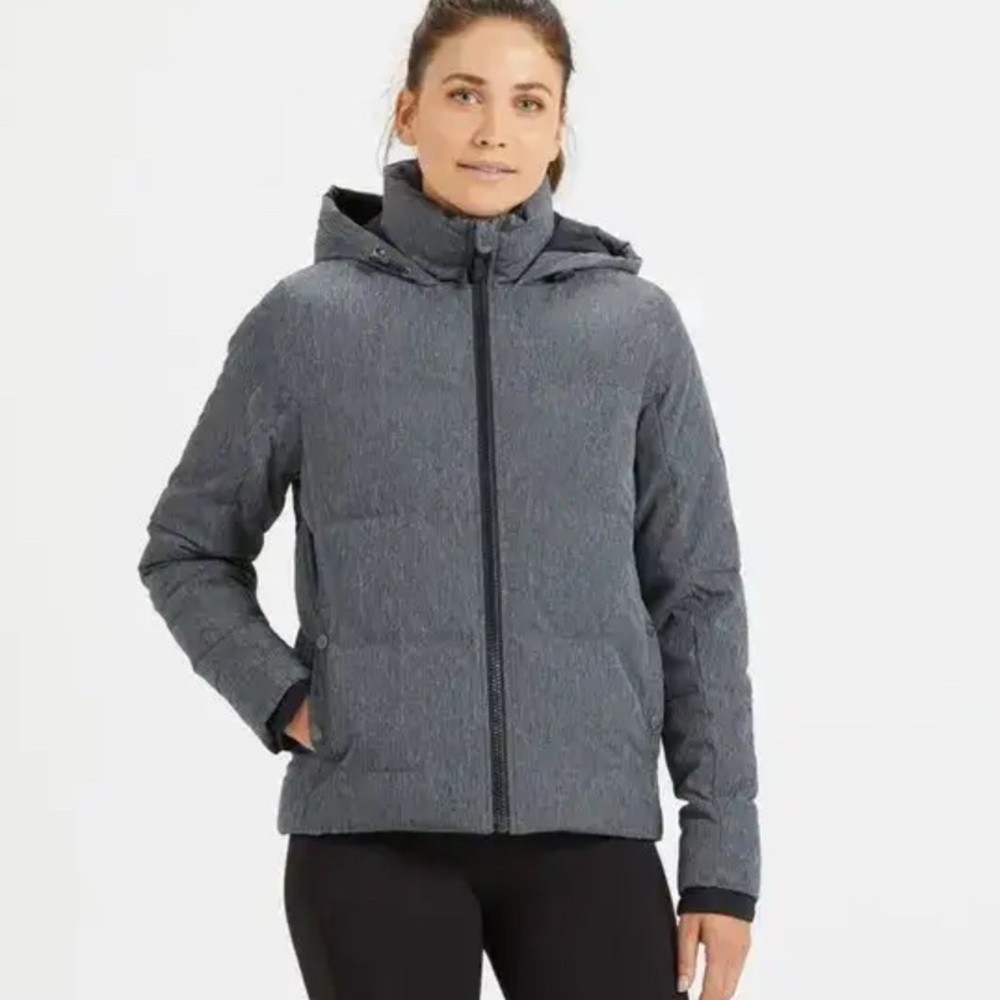Vuori Women's Charcoal Puffer Jacket. Size small